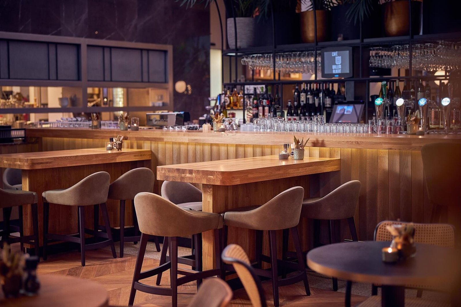 The Market Hotel, at the table