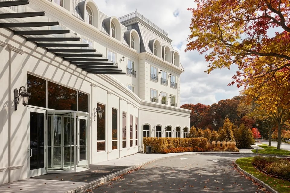 Chateau Grande Hotel, how it began
