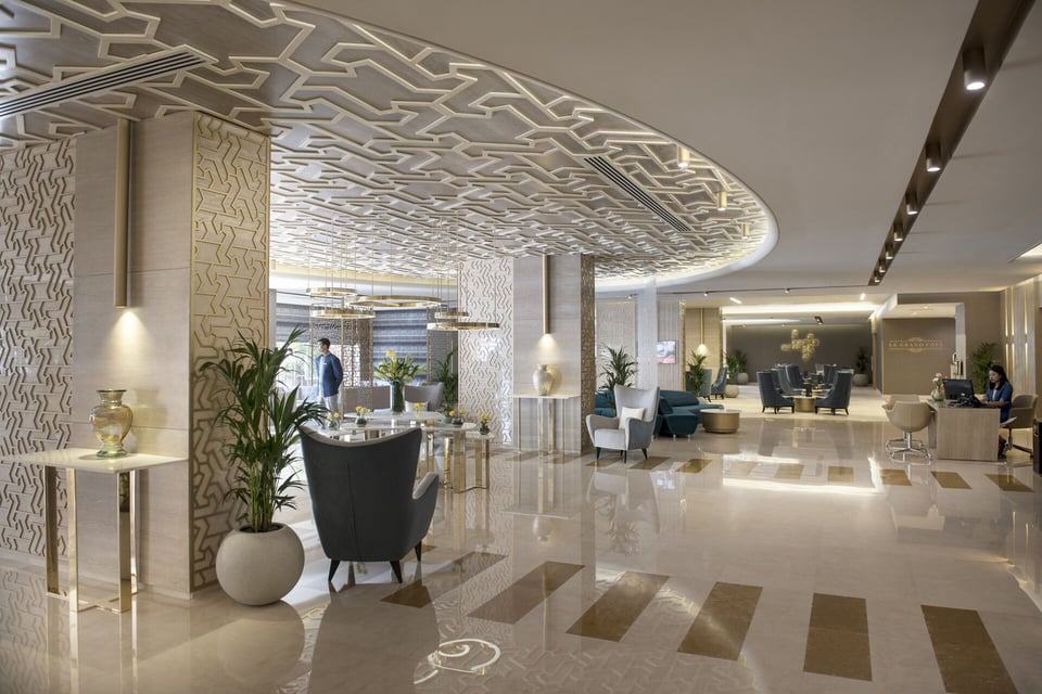 Two Seasons Hotel & Apartments