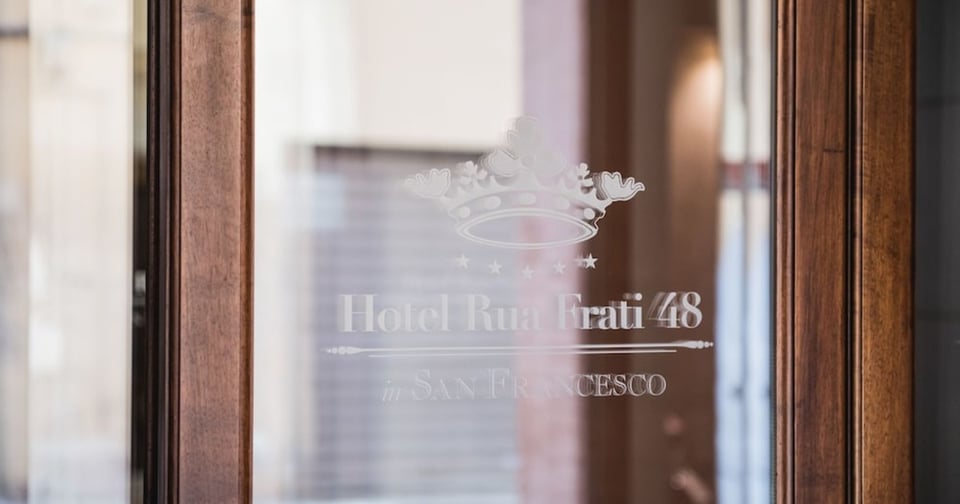 Hotel Rua Frati 48 in San Francesco, how it began