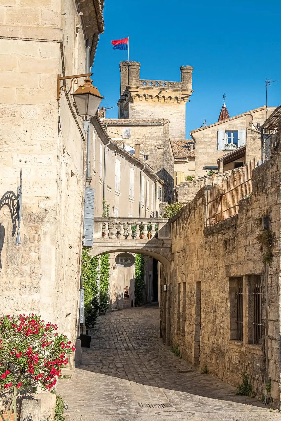 Shop Hotel Entraigues Uzès, Pont Du Gard, how it began