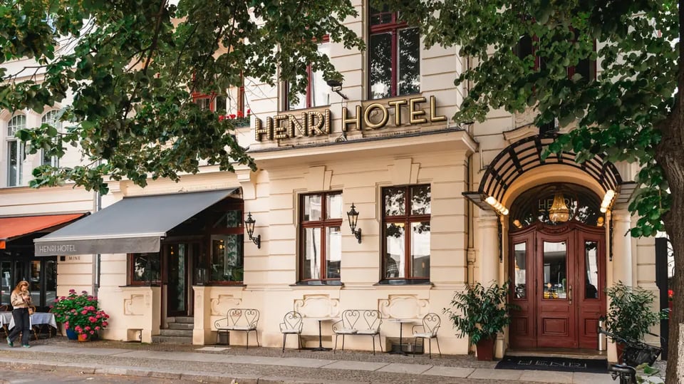 Hotel Henri, how it began
