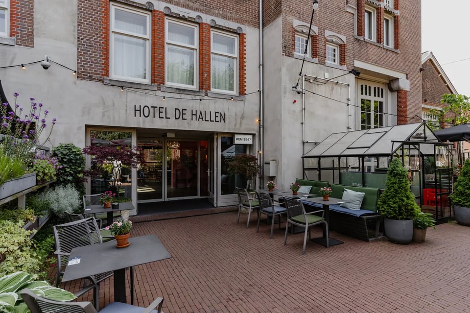 Hotel De Hallen, how it began