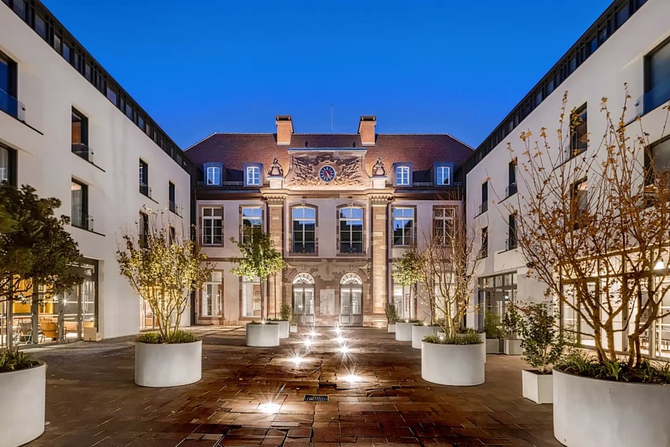 LÉONOR Hôtel by Stay Collection