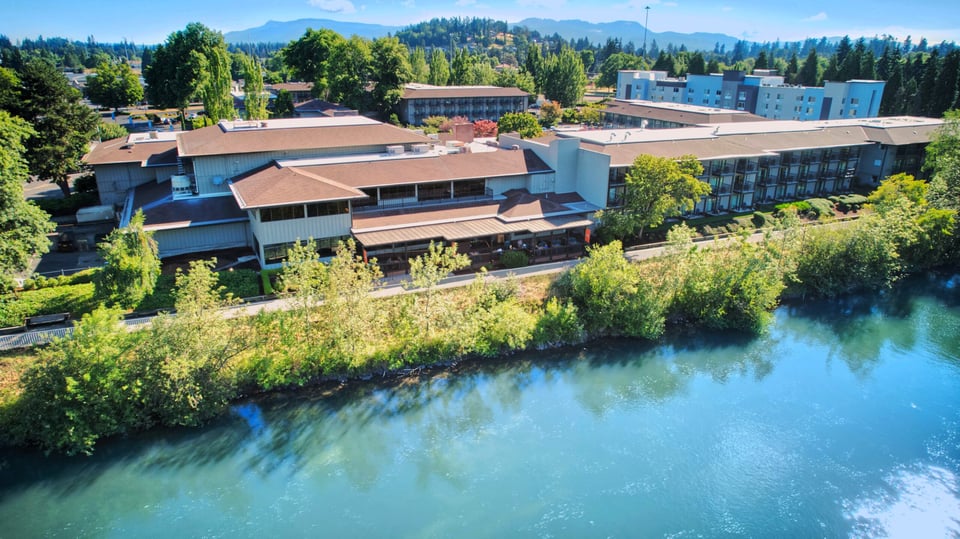 Valley River Inn, how it began