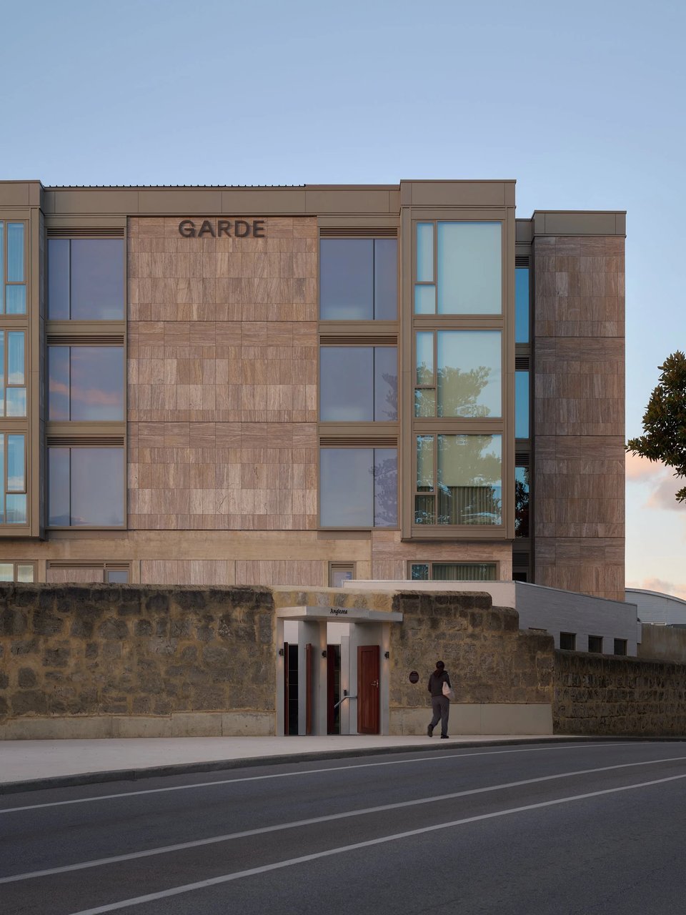 Garde Hotel, how it began