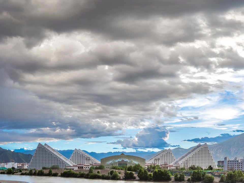 Intercontinental Lhasa Paradise, how it began
