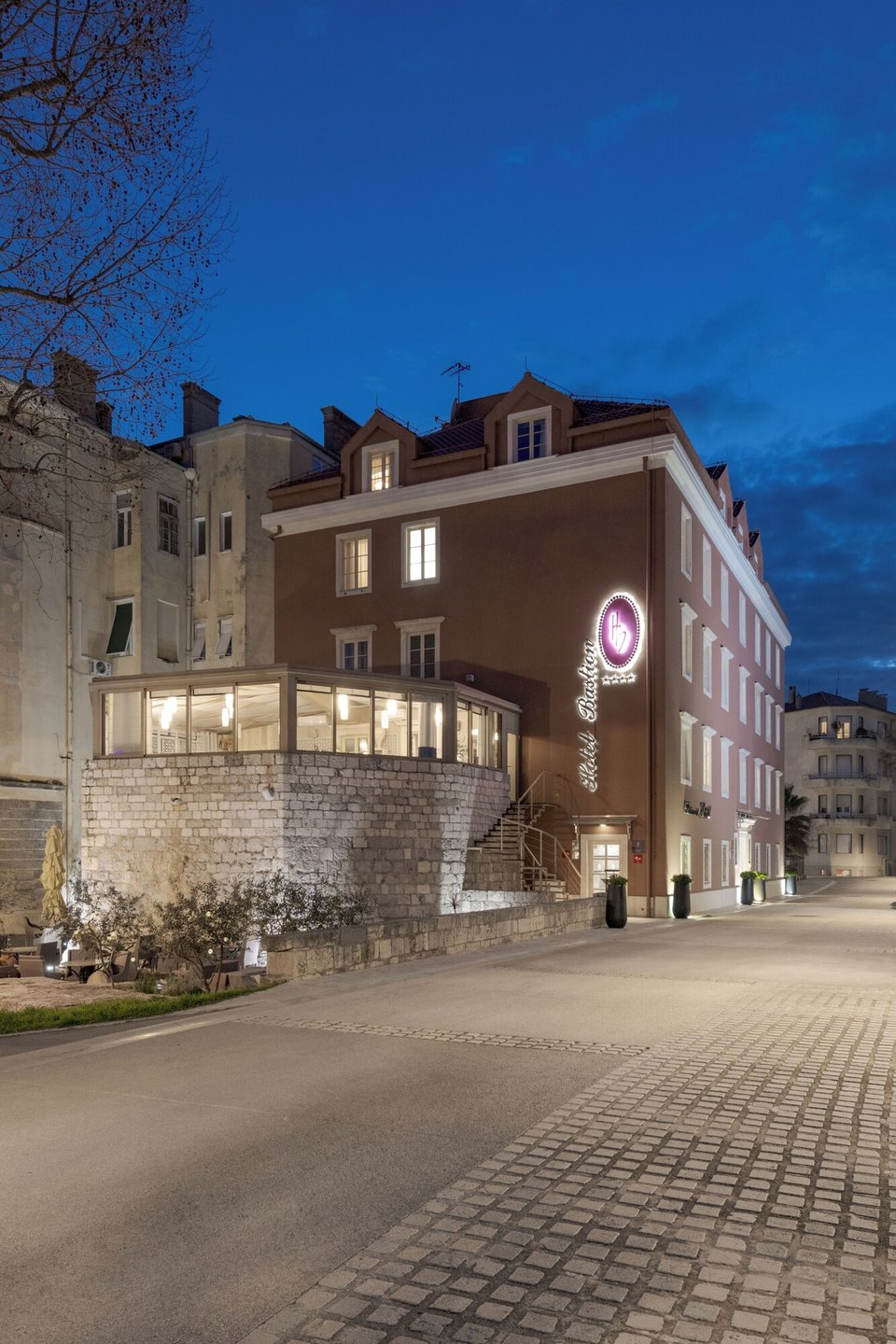 Hotel Bastion, how it began