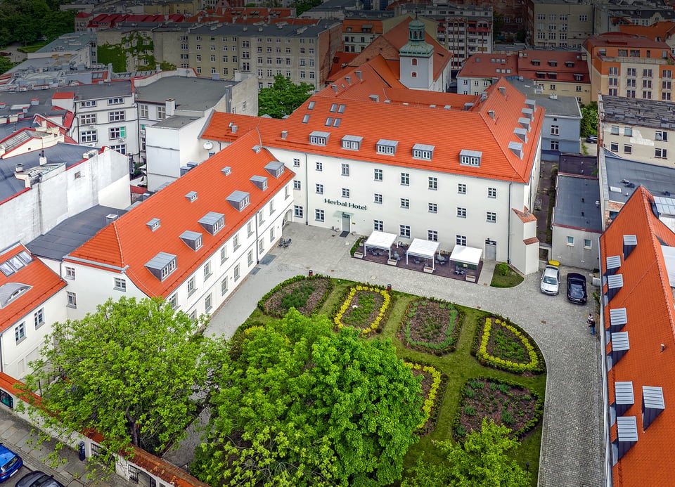 Herbal Hotel, how it began