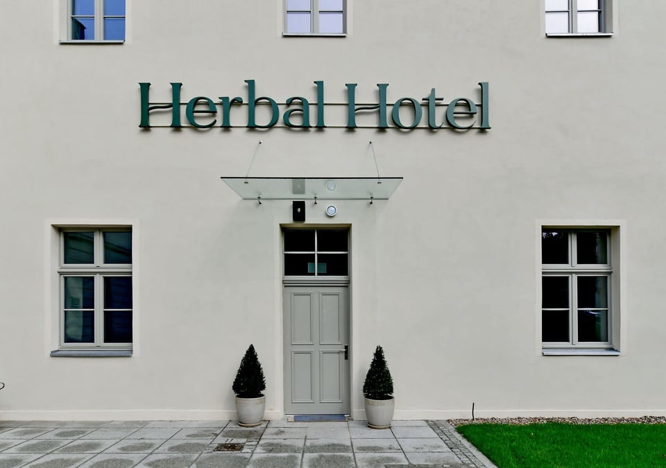 Herbal Hotel, how it began