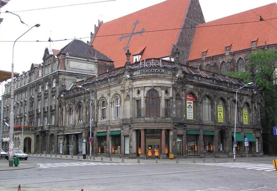 Hotel Monopol, how it began