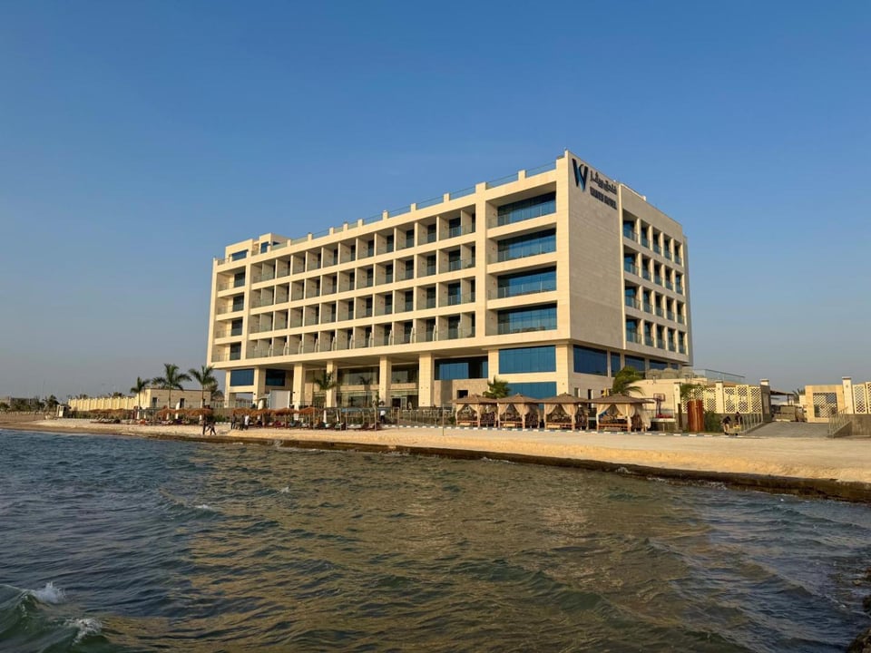 Waves Hotel, how it began