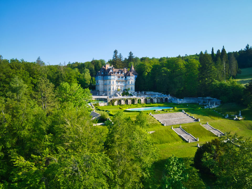Château des Avenières, how it began