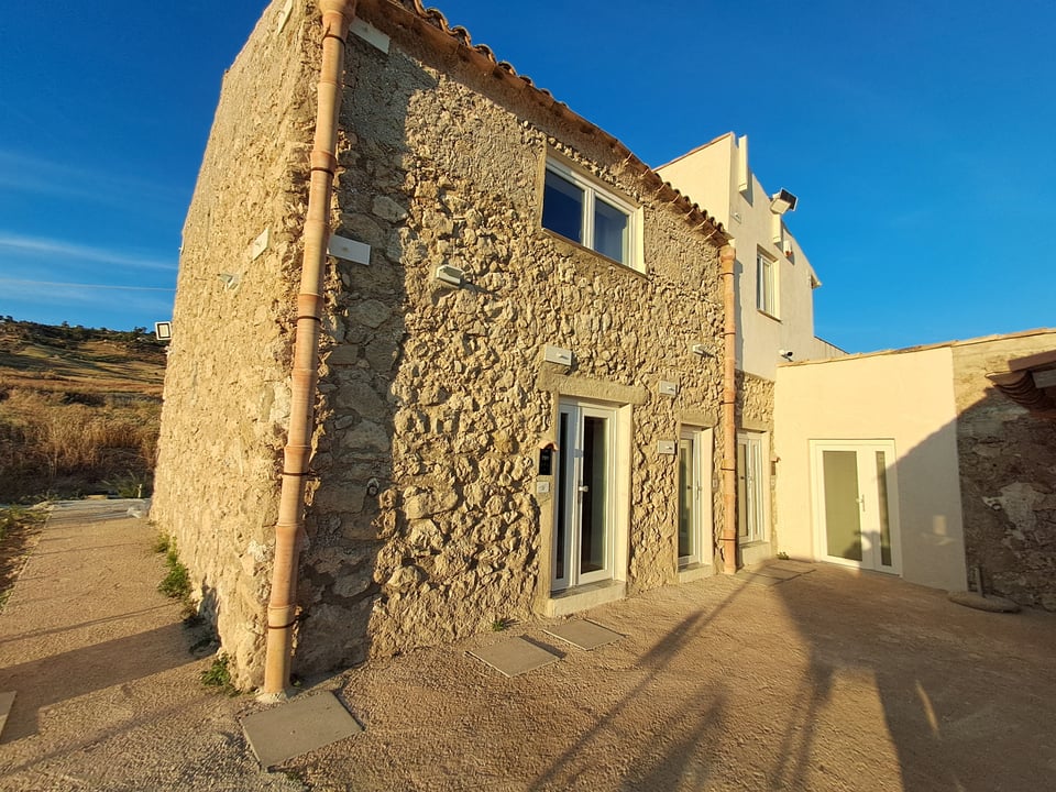 Doric Bed Boutique Hotel - resort- with restaurant service, how it began
