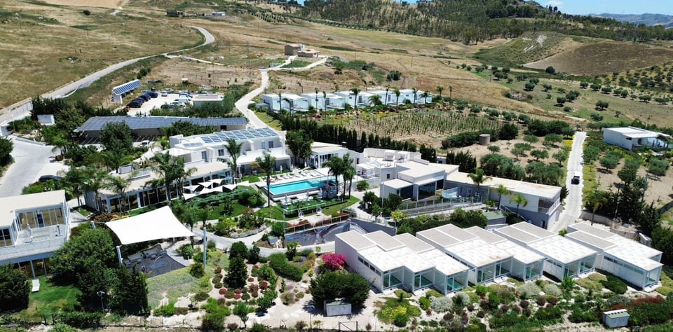 Doric Bed Boutique Hotel - resort- with restaurant service, how it began