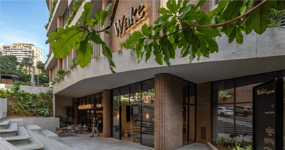 Wake Biohotel, how it began