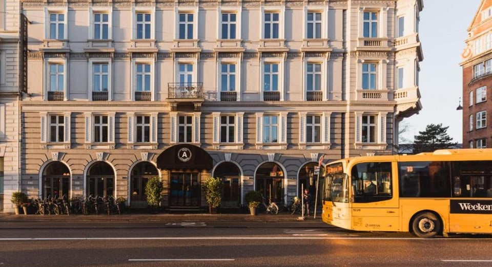 Hotel Alexandra, how it began