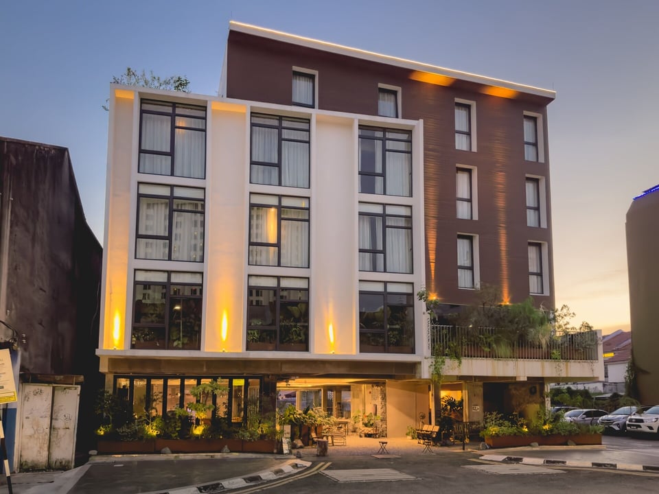 Hotel Mokozoyo, how it began