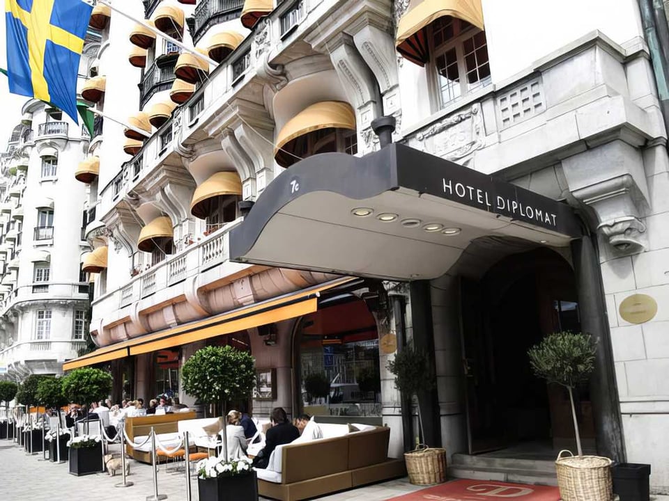 Hotel Diplomat, how it began