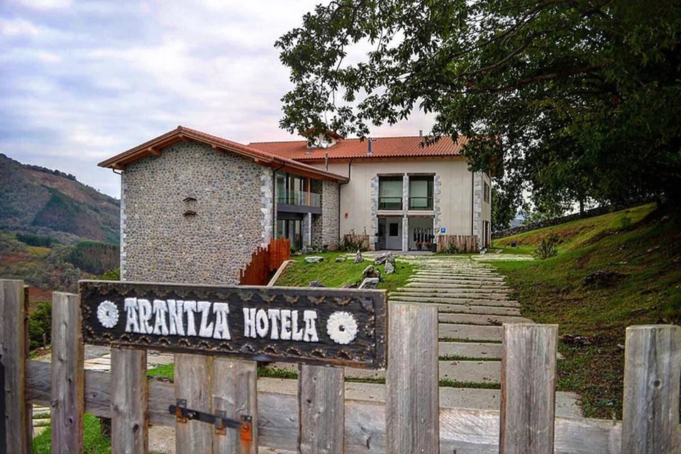 Arantza Hotela, how it began