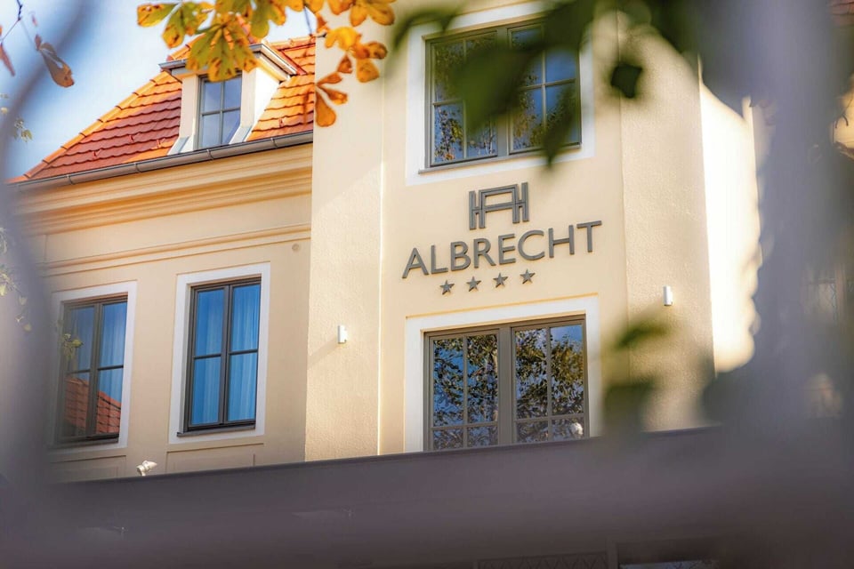 Hotel Albrecht, how it began