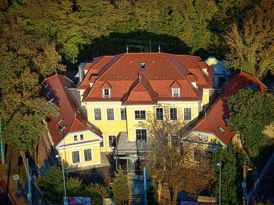 Hotel Albrecht, how it began