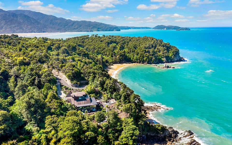 Lodge by the beach, how it began
