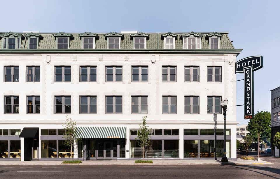 Hotel Grand Stark, how it began