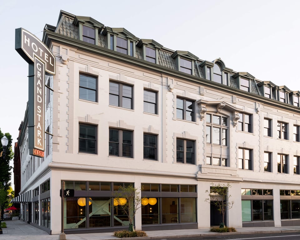 Hotel Grand Stark, how it began