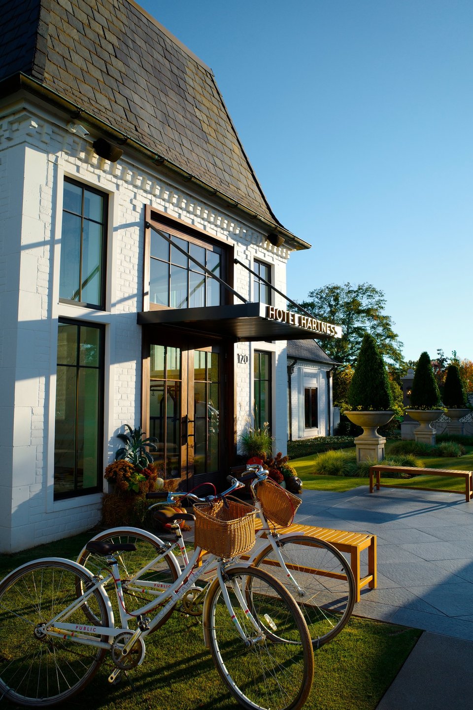 Hotel Hartness, how it began