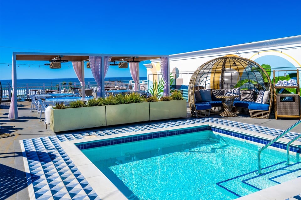 Inn at the Pier Pismo Beach, Curio Collection by Hilton