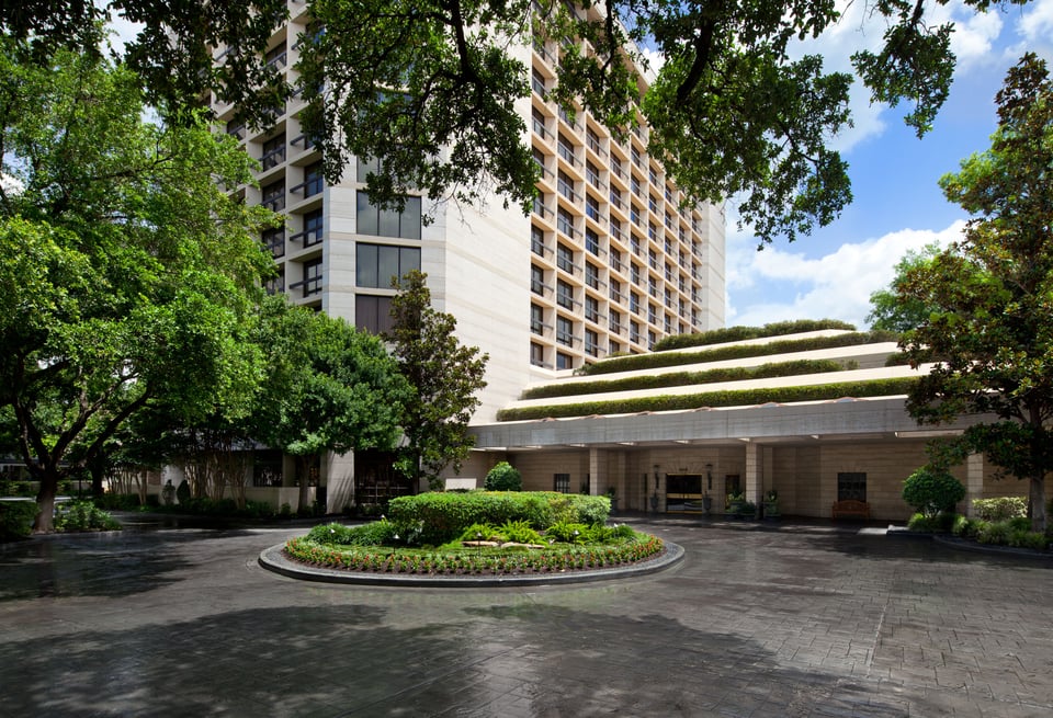 Houston Grand Hotel - River Oaks, how it began