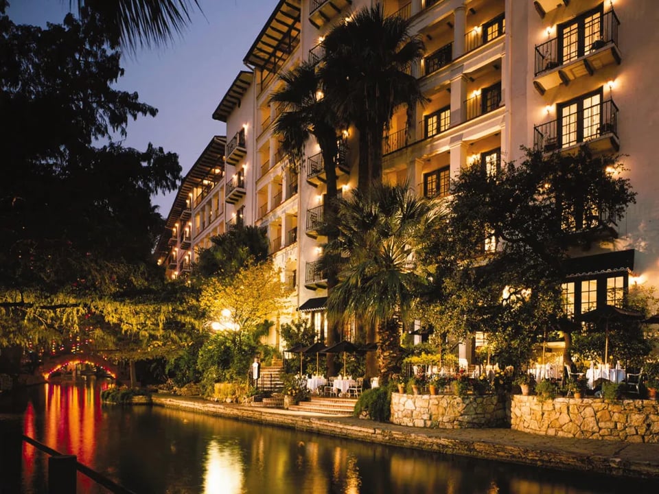 Omni La Mansión del Rio, how it began