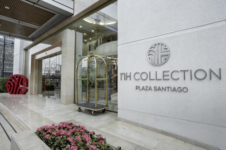 Hotel NH Collection Plaza Santiago, how it began