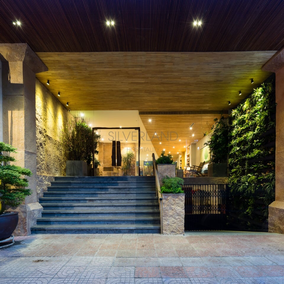 Silverland Yen Hotel, how it began