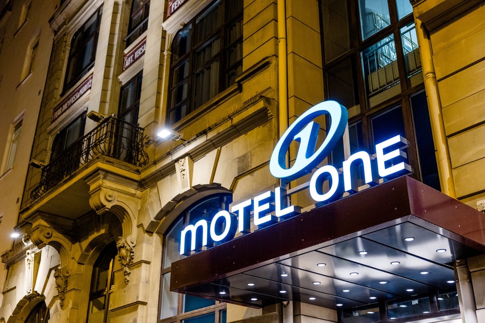 Hotel Motel One Frankfurt-Hauptbahnhof, how it began