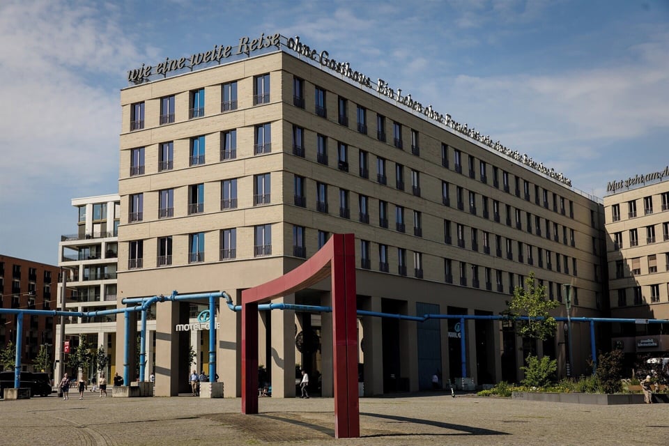 Hotel Motel One Dresden am Zwinger, how it began