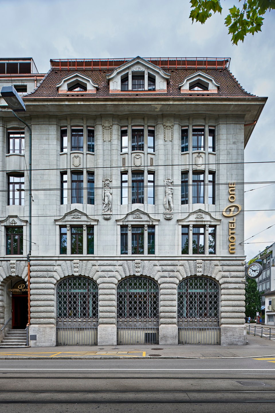 Hotel Motel One Zürich, how it began