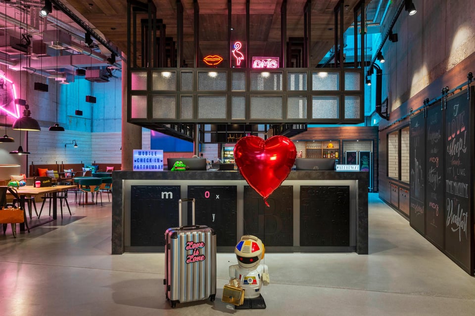 Moxy Frankfurt City Center