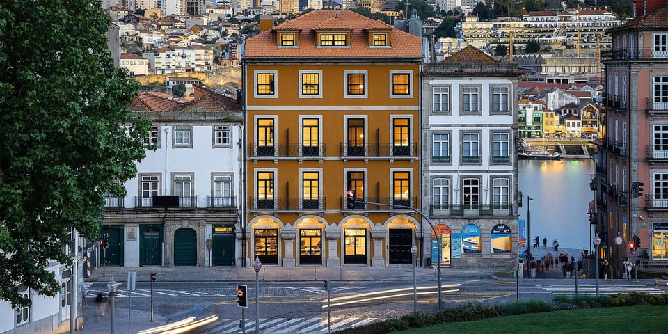 Exmo. Hotel, how it began