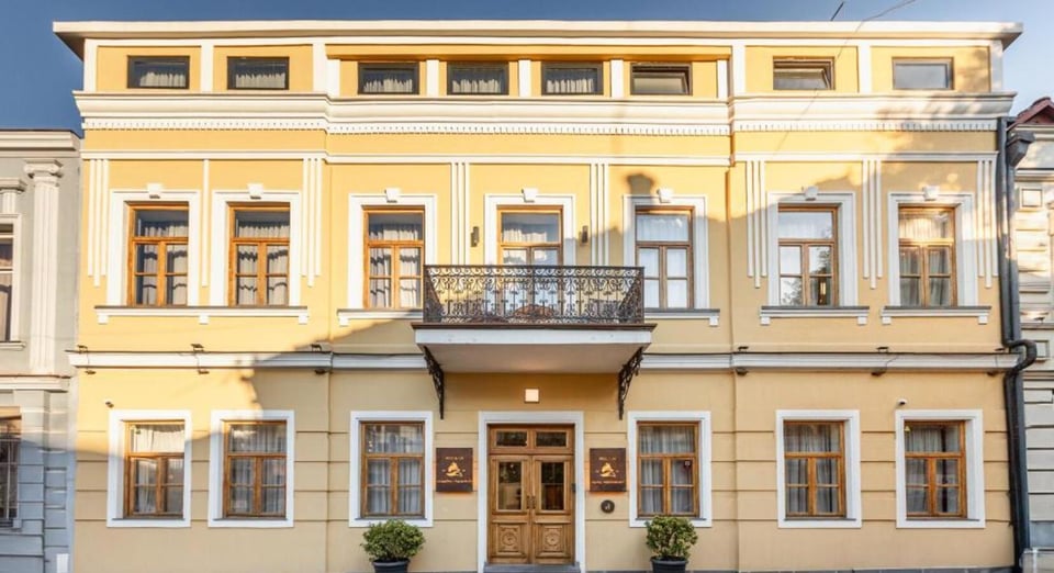 The Blue Fox Hotel, how it began