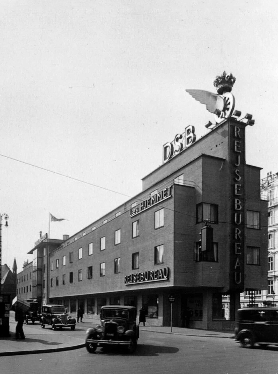 Hotel Astoria, how it began