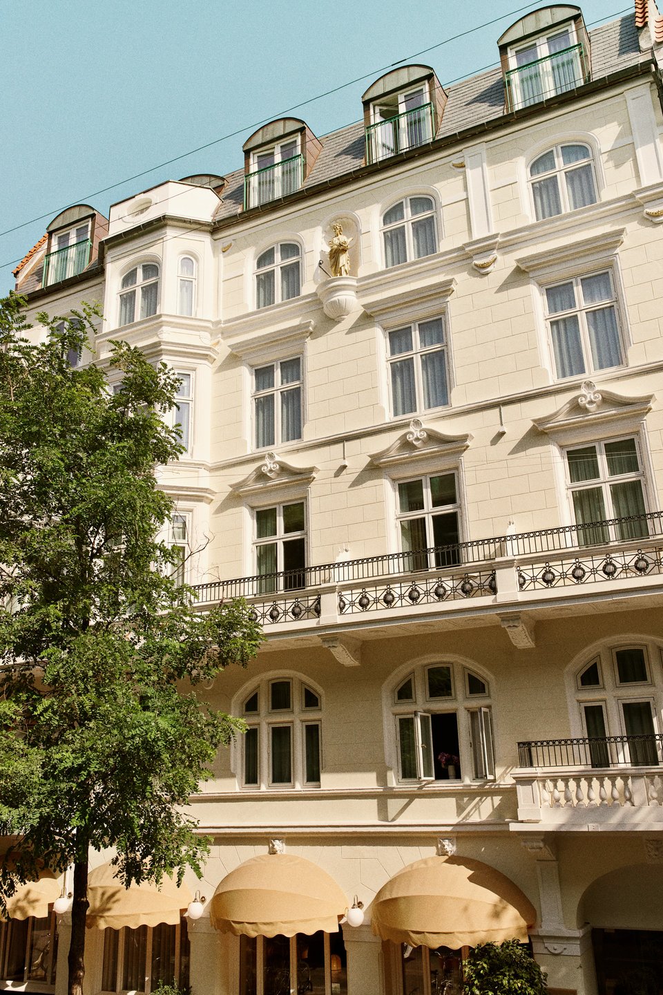 Hotel Bella Grande, how it began