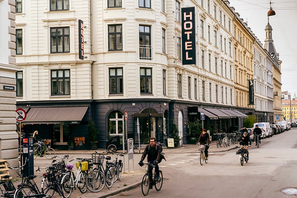 Ibsens Hotel, how it began