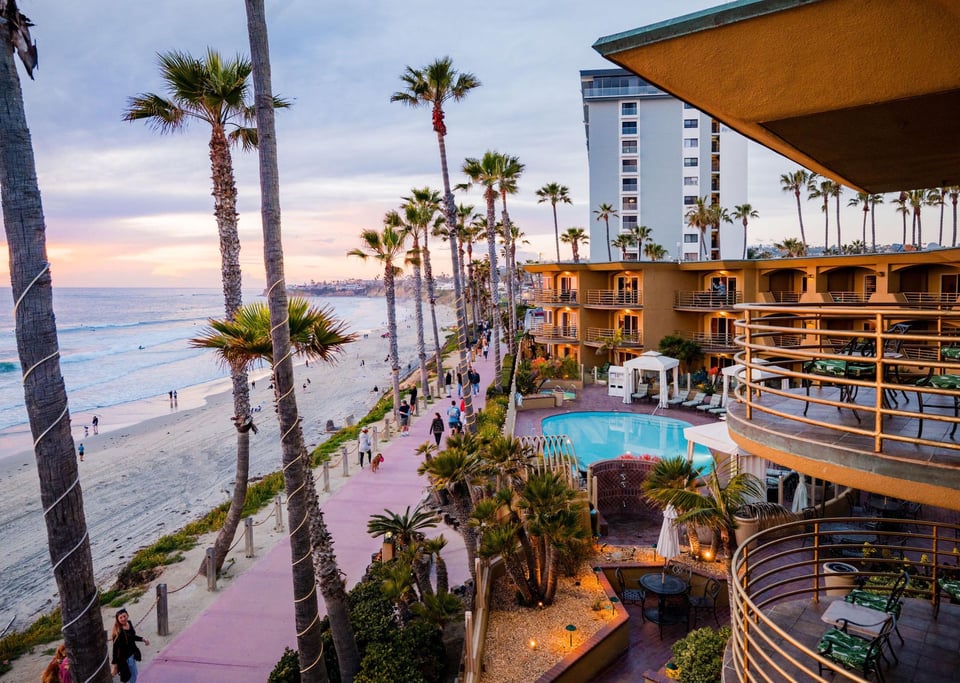 Pacific Terrace Hotel