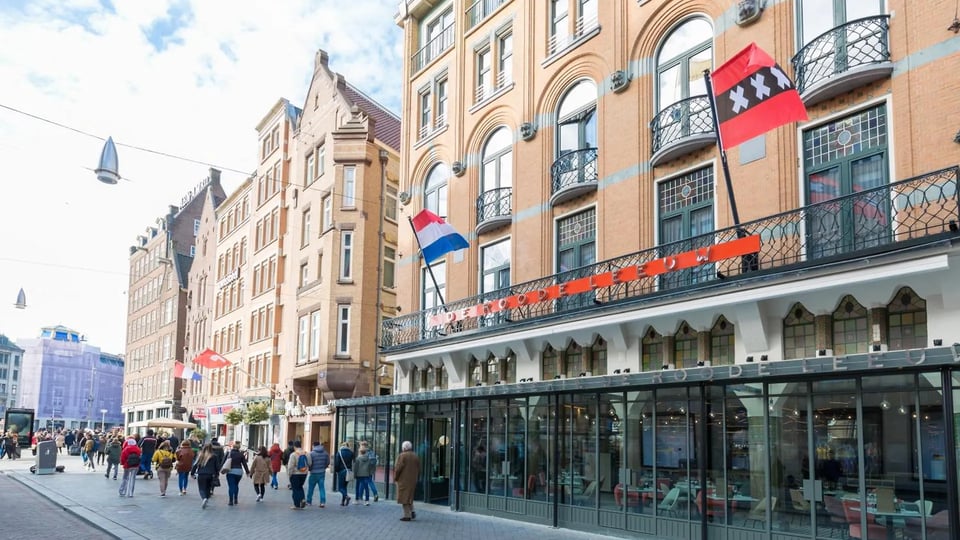 Hotel Amsterdam De Roode Leeuw, how it began