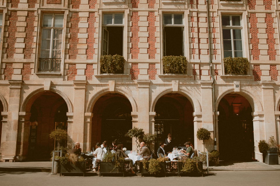 Cour des Vosges, how it began