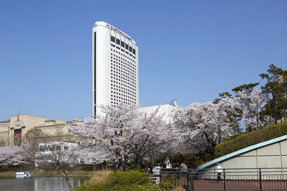 Lotte Hotel World, how it began