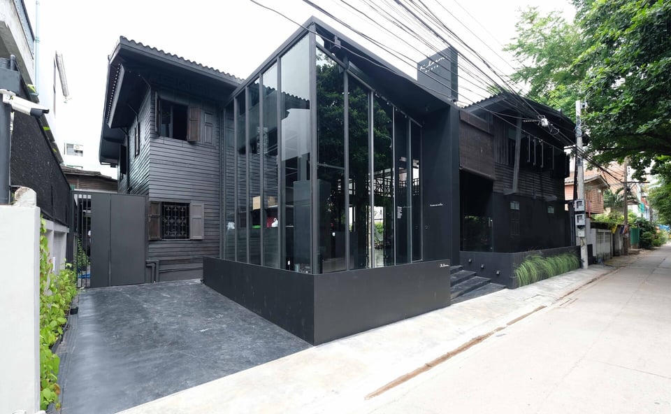 Kloem Hostel, how it began