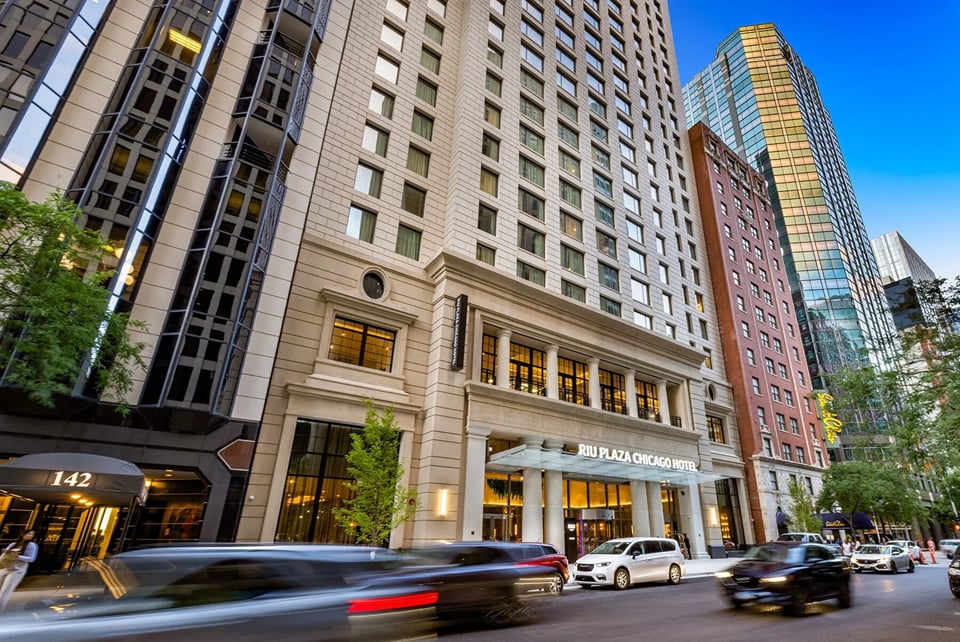 Hotel Riu Plaza Chicago, how it began
